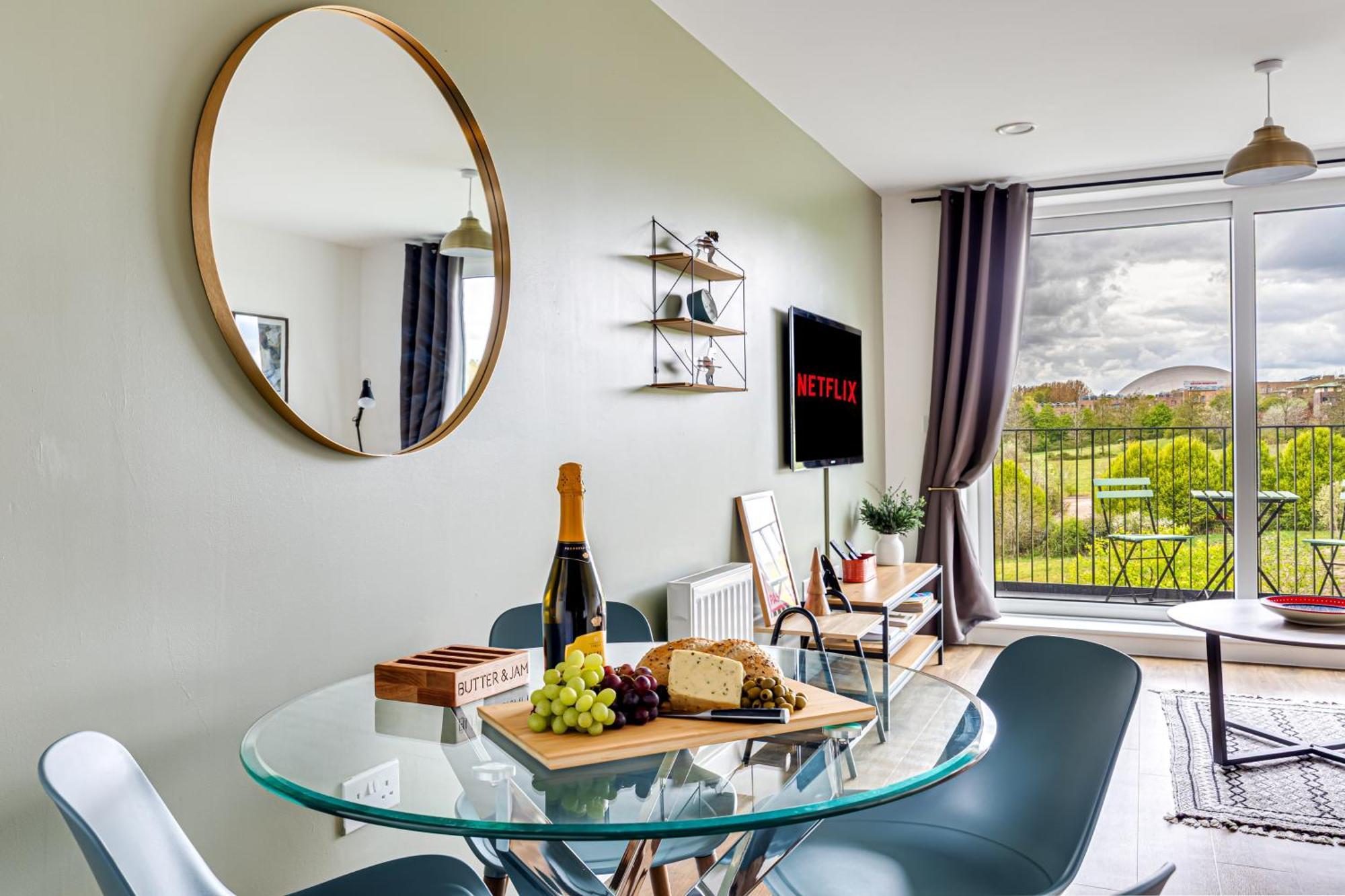 Penthouse Apartment - City Centre - Secure Parking, Balcony, Self-Check-In, Fast Wifi And Smart Tv With Netflix By Yoko Property Milton Keynes Exterior foto