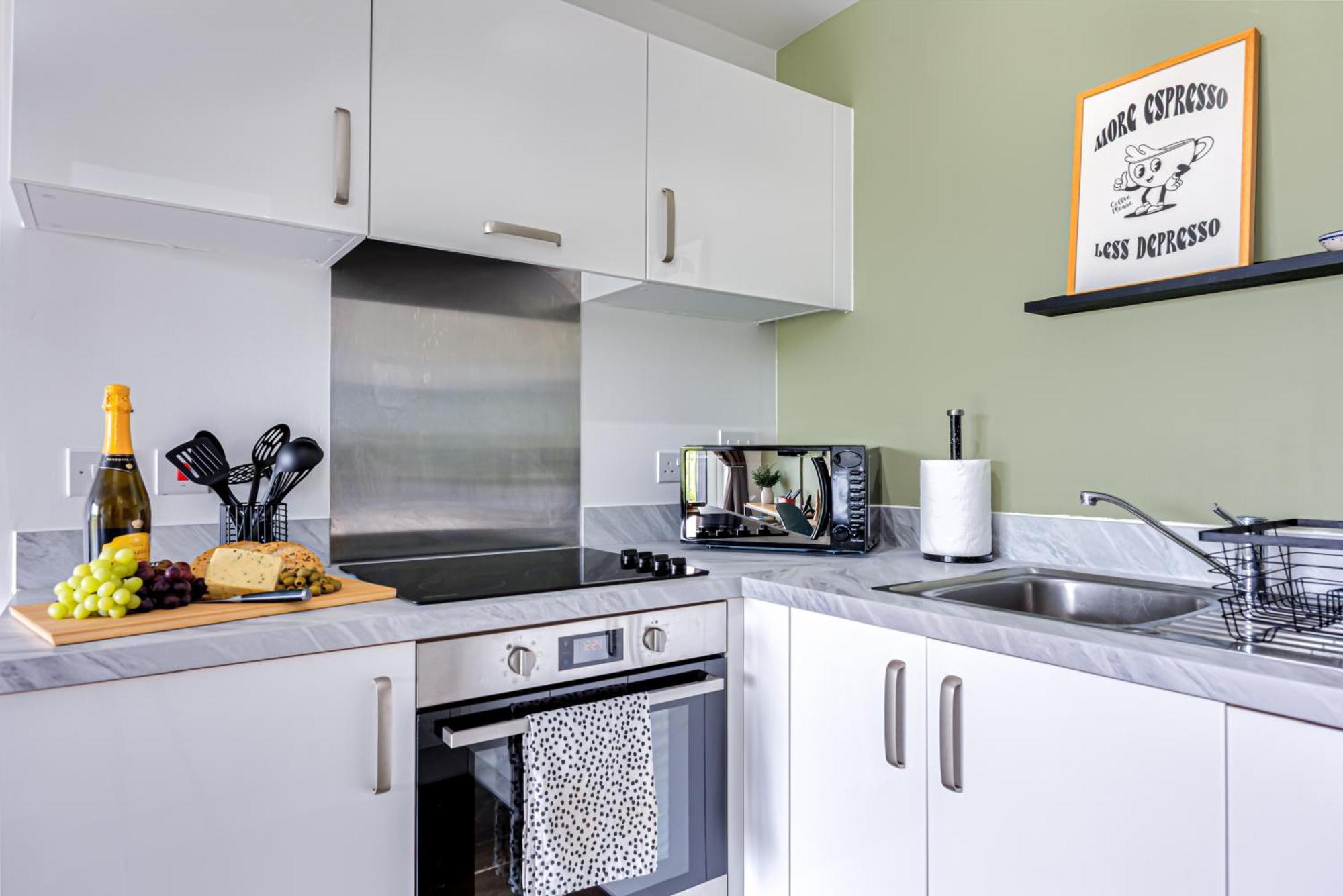 Penthouse Apartment - City Centre - Secure Parking, Balcony, Self-Check-In, Fast Wifi And Smart Tv With Netflix By Yoko Property Milton Keynes Exterior foto